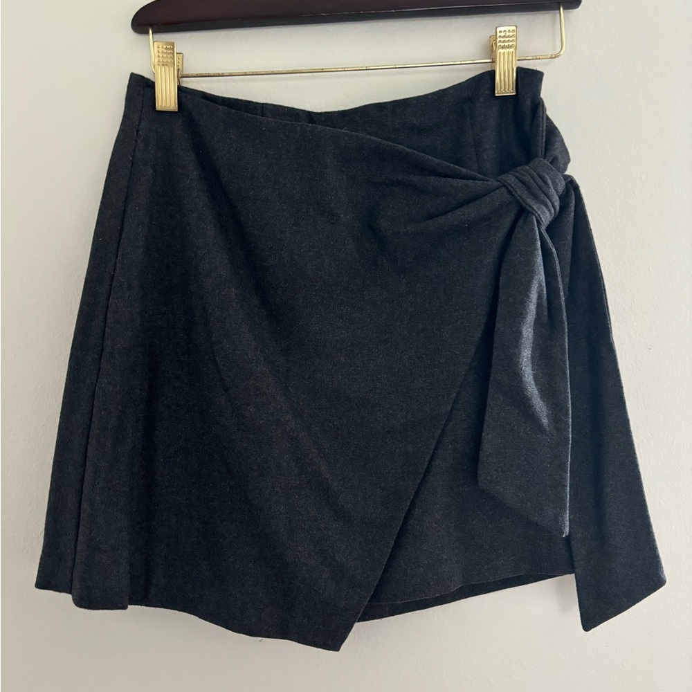 Aritzia Wilfred Grey Wool Front Twist Mini Skirt